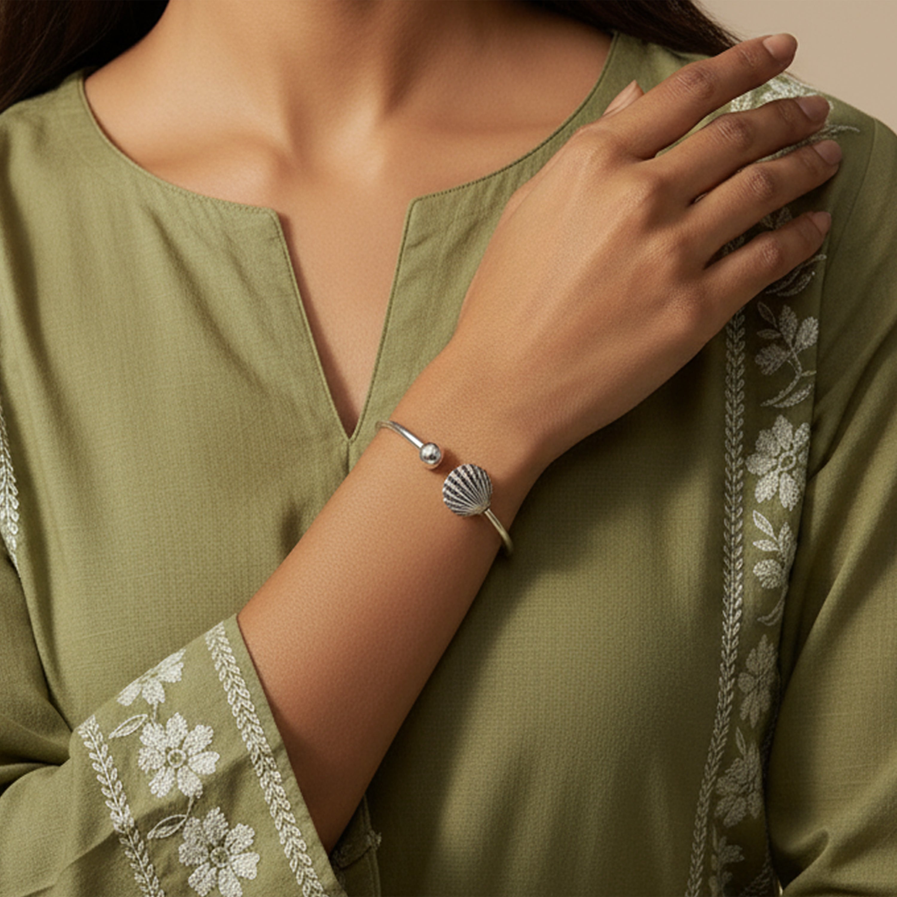 Sunray Pear Halo Bangle