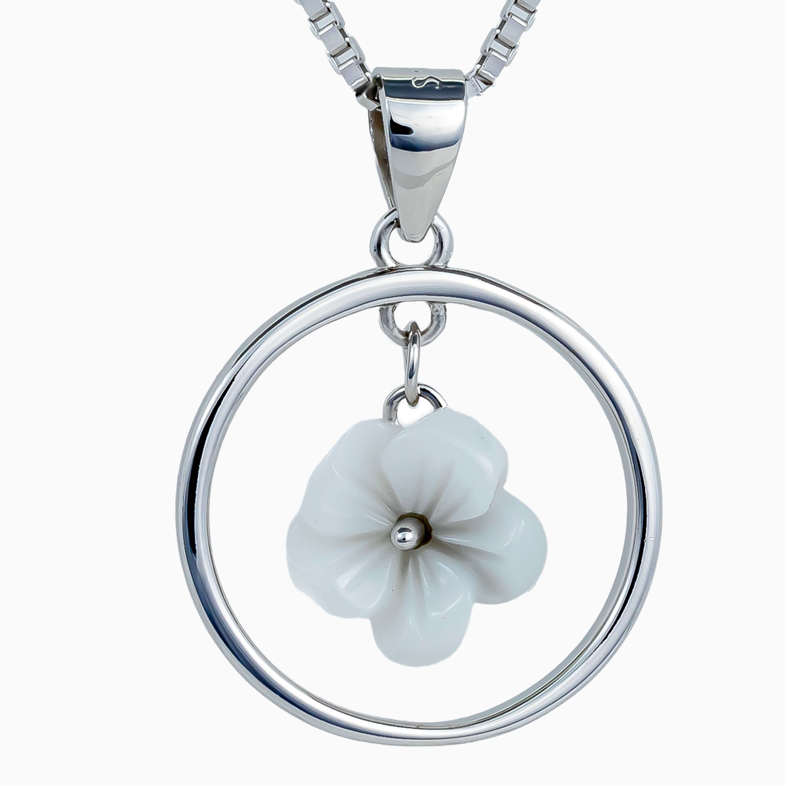 Bloom Circle Pendant Necklace