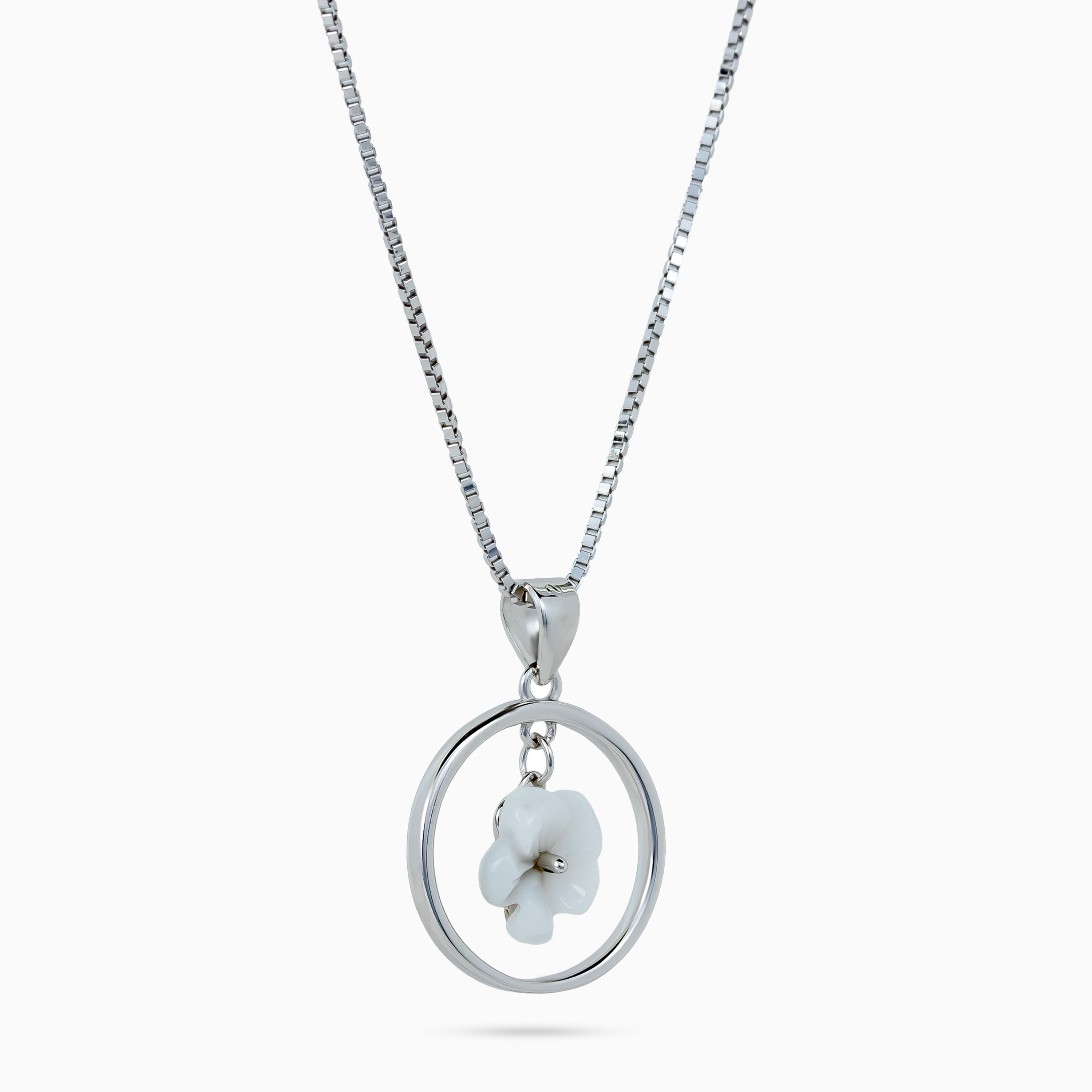 Bloom Circle Pendant Necklace