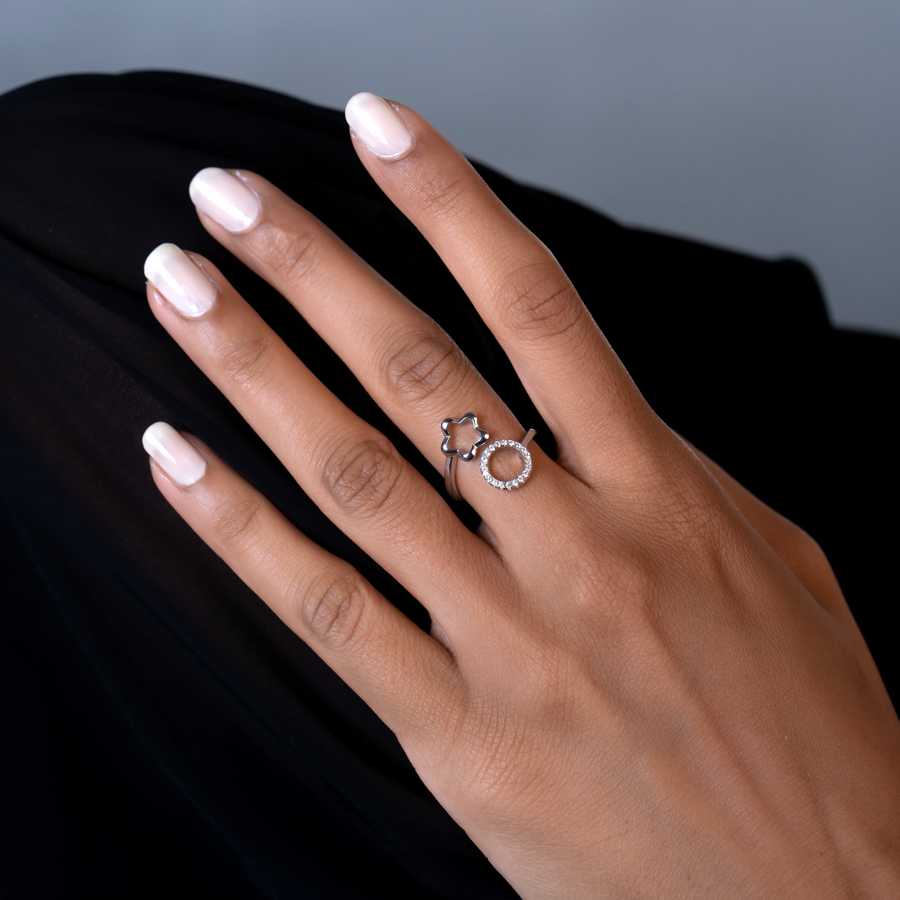 Outline Bloom & Pavé Halo Ring