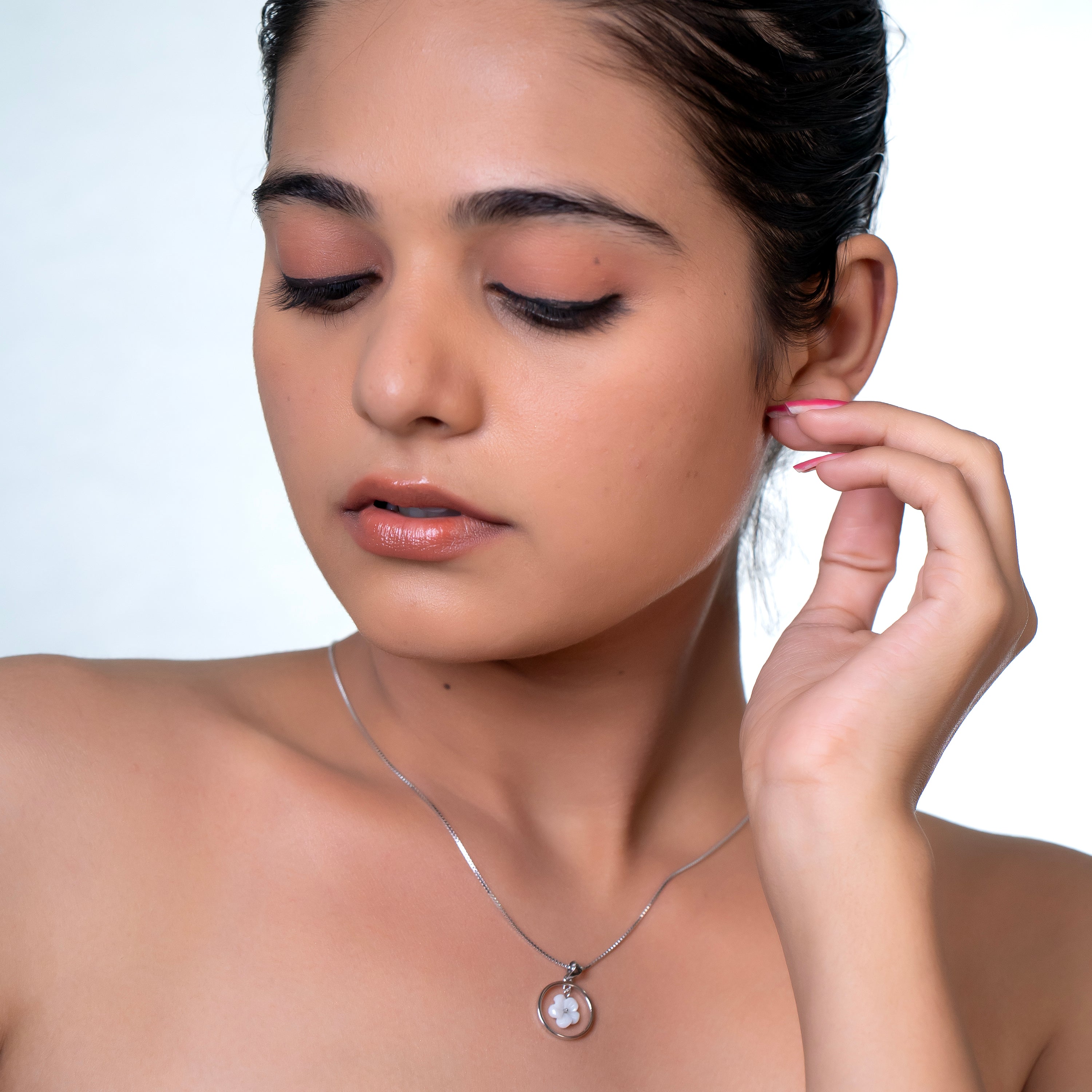 Bloom Circle Pendant Necklace