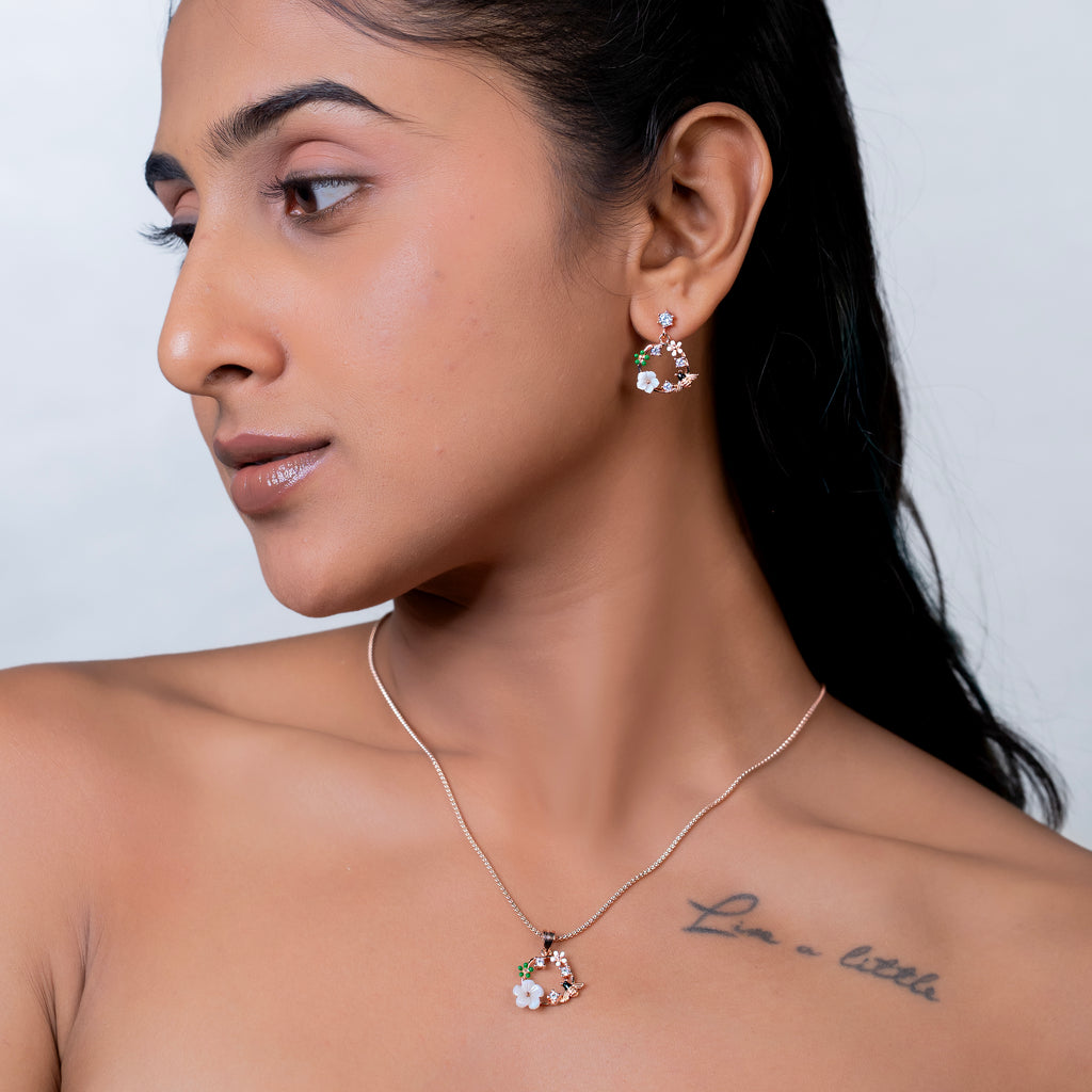 Honey Blossom Wreath Pendant Set