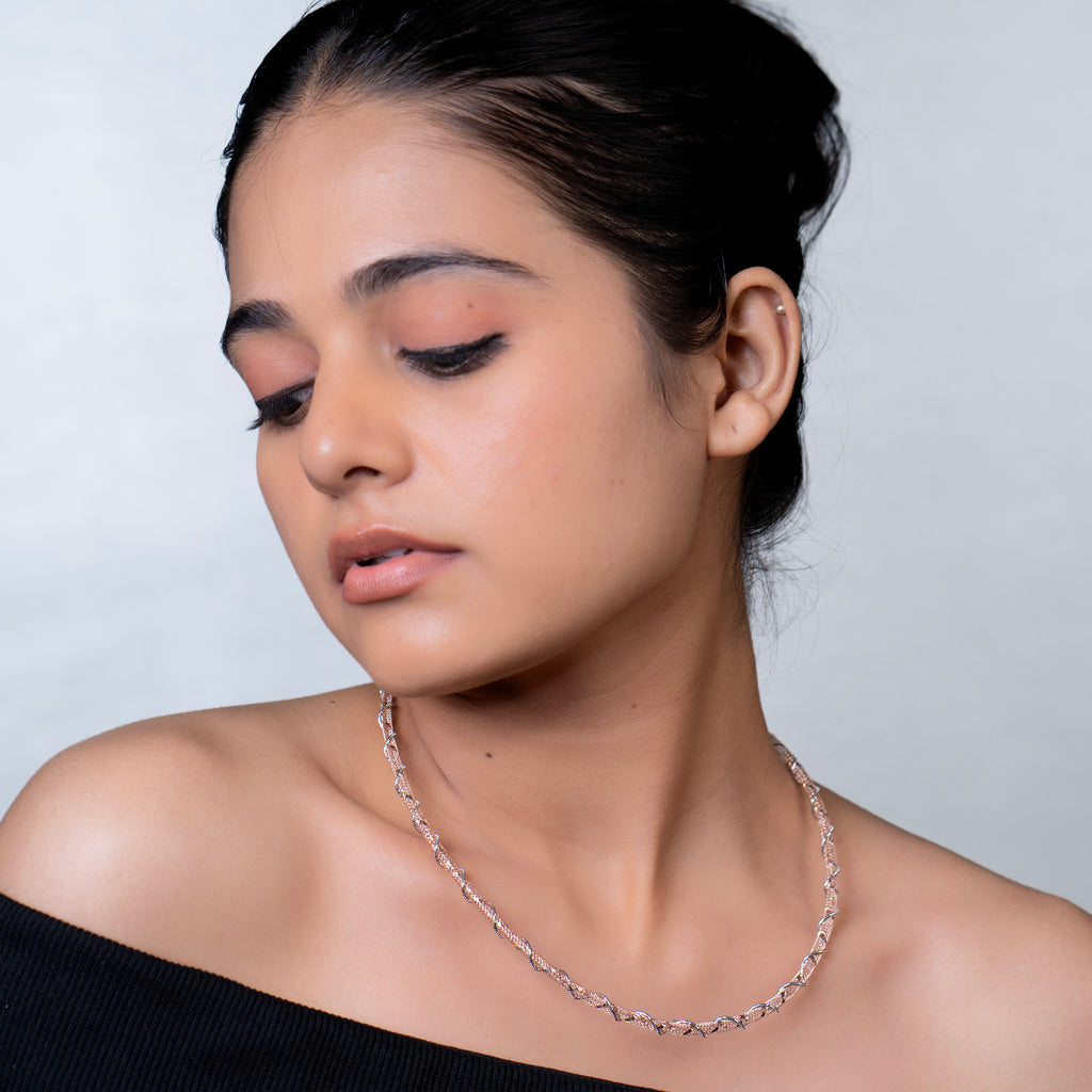 Twined Mesh Collar Necklace