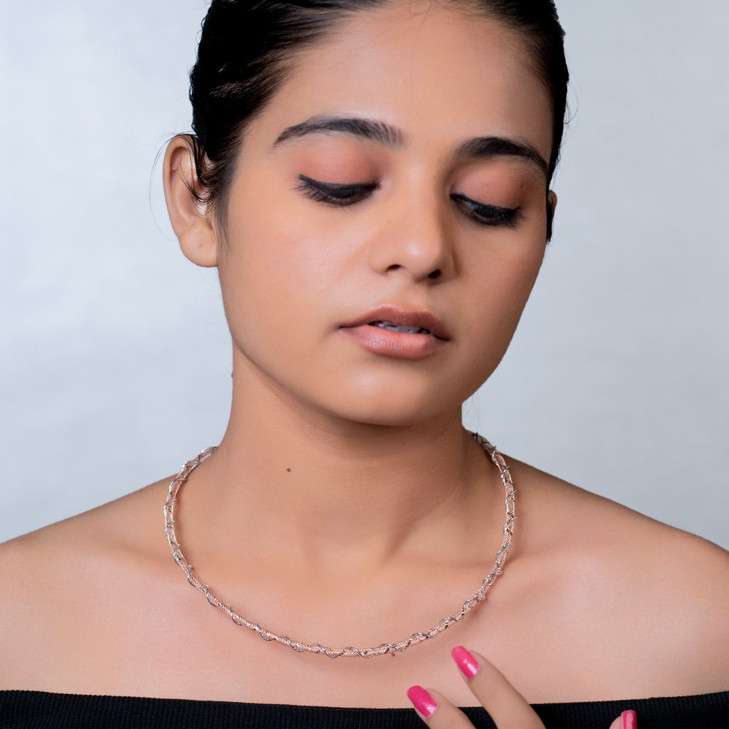 Twined Mesh Collar Necklace